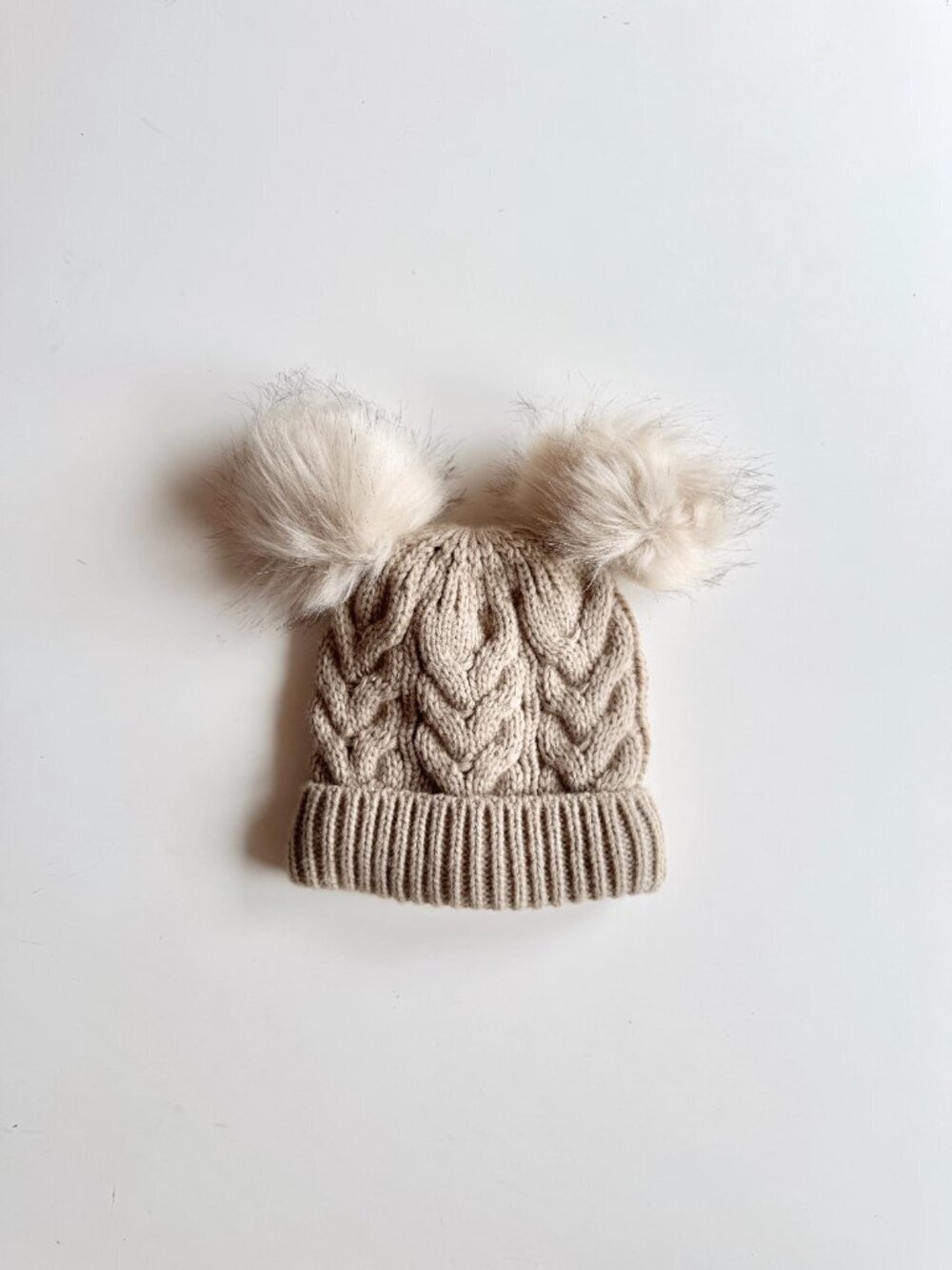 BABY GAP Beige Acrylic Cable Knit Pom Pom Beanie Toque Hat, Toddler Size M/L